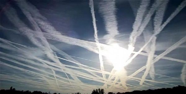 Arts waarschuwt wereld voor chemtrail long!